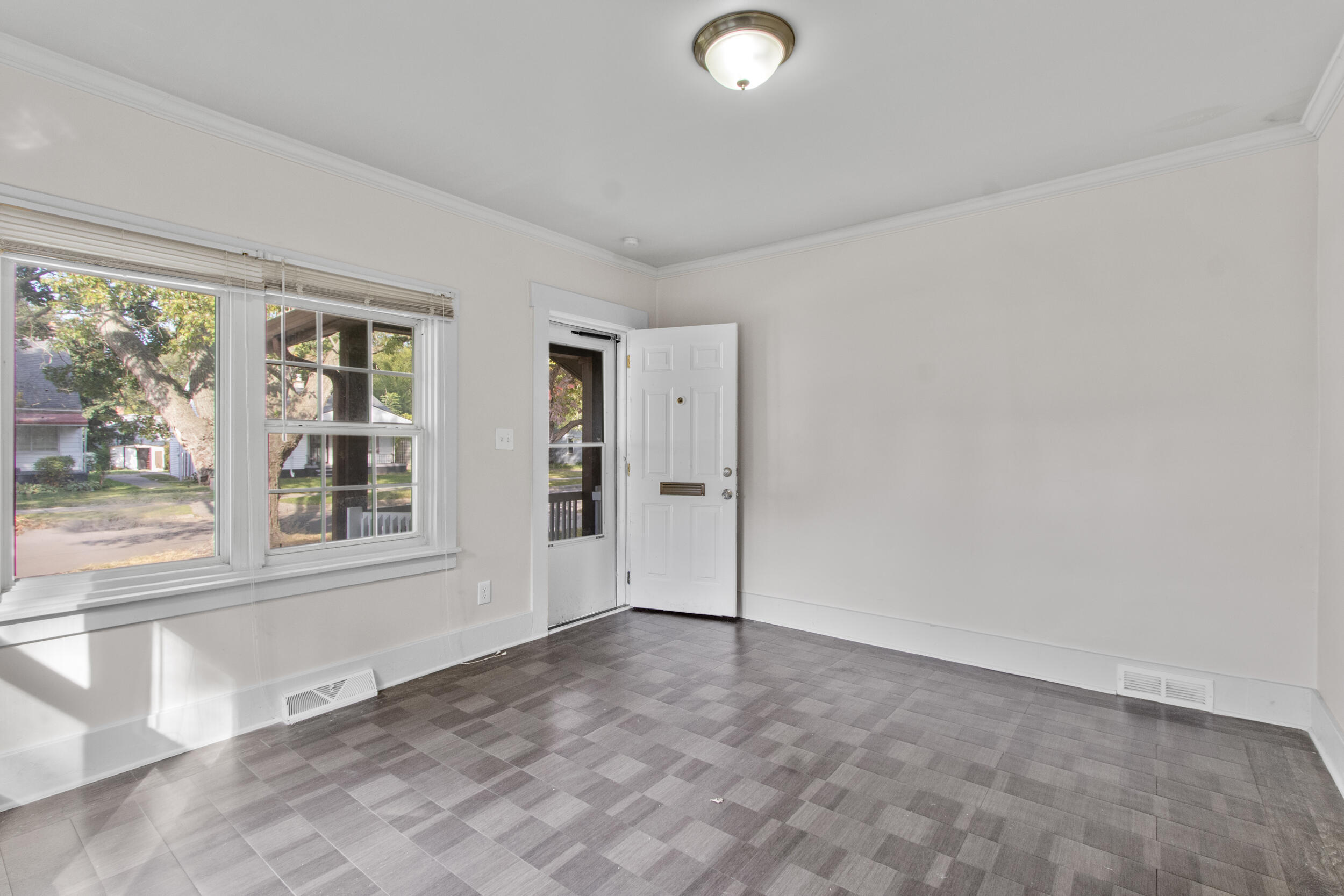 19264 Houghton Street Detroit, MI 48219 - Photo 3 of 18 3__mg_9668