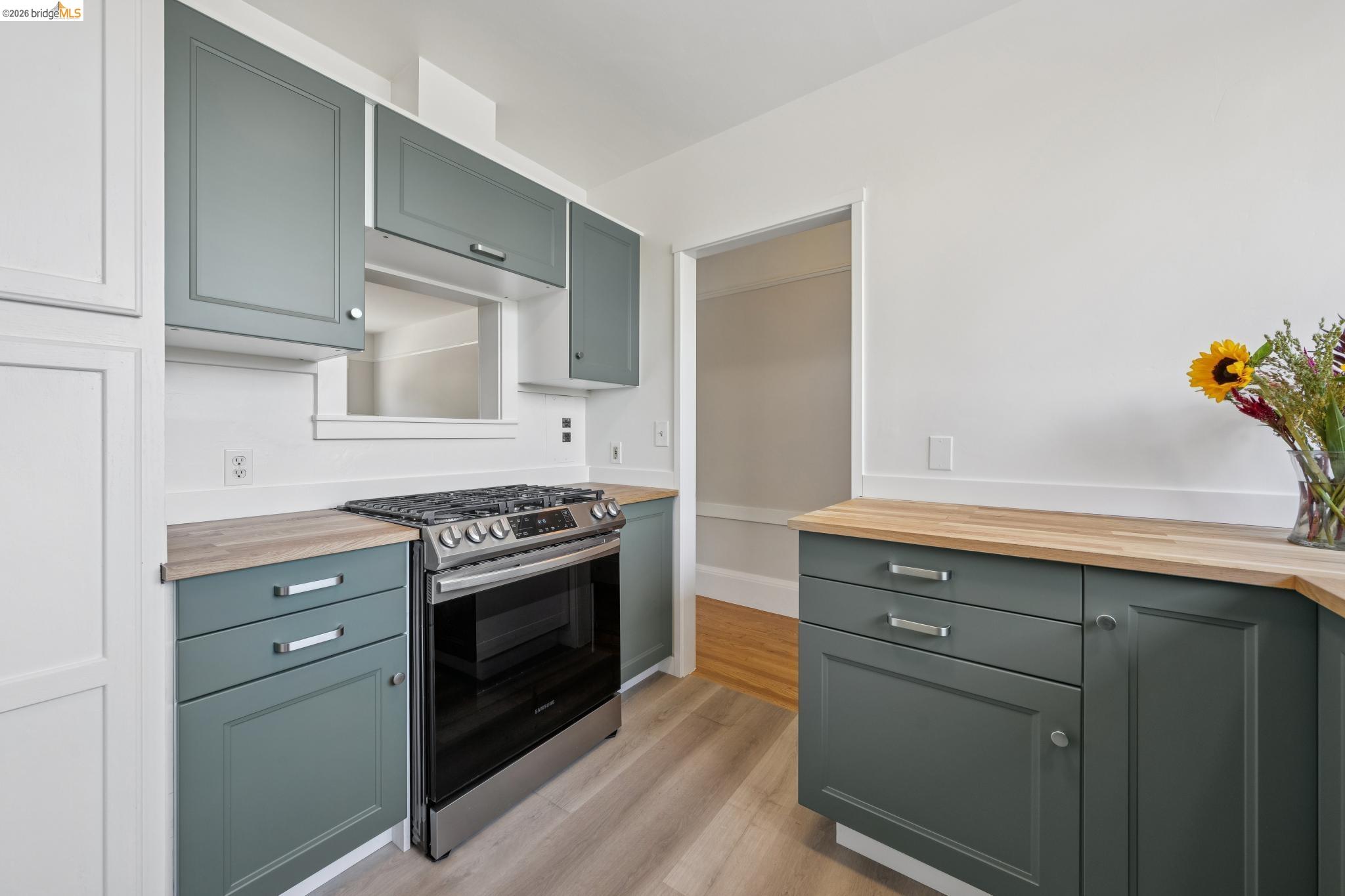 1626 Hopkins Street Berkeley, CA 94707 - Photo 8 of 26