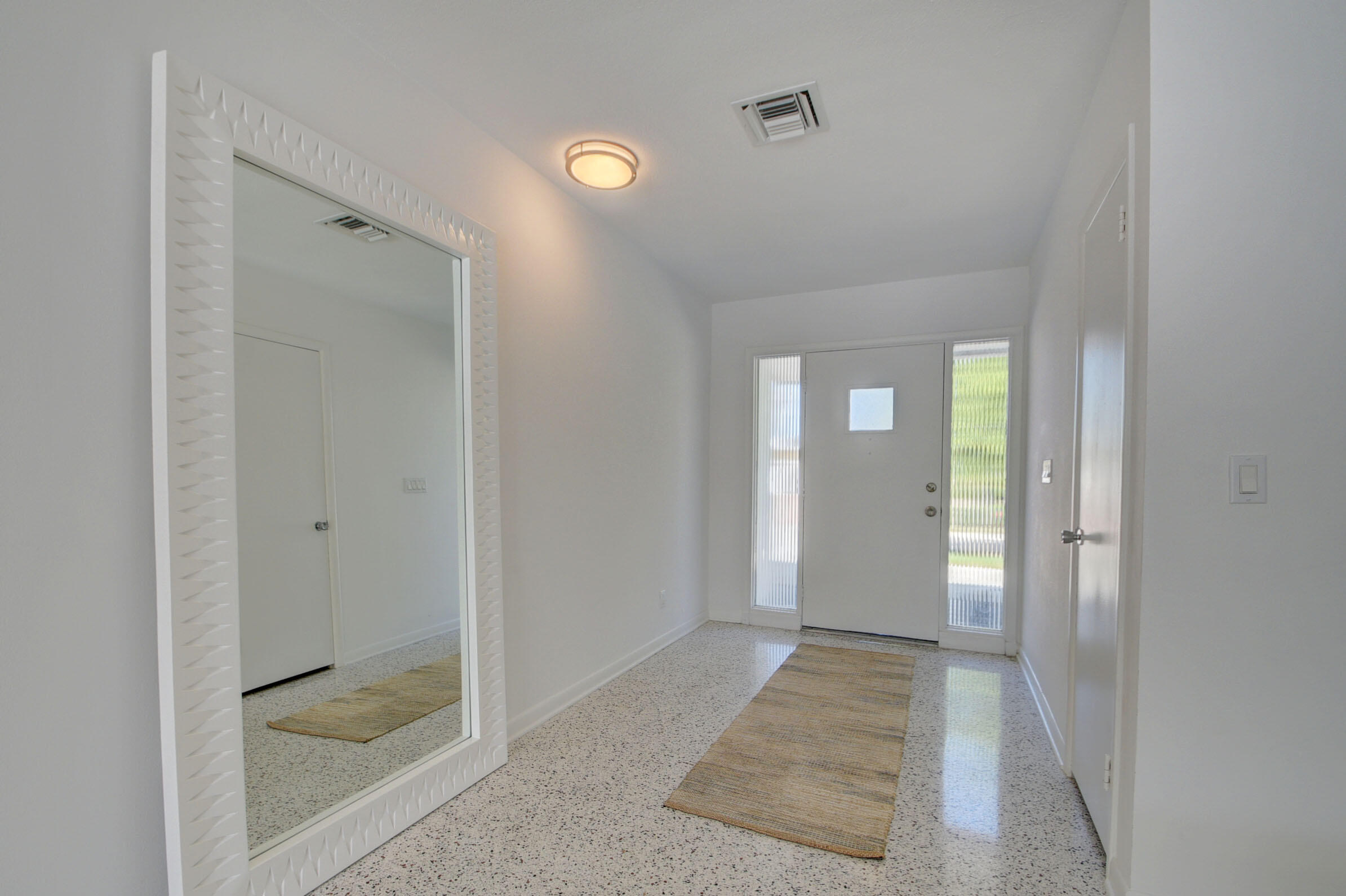 1171 Bimini Lane Singer Island, FL 33404 - Photo 14 of 61 07_house (7)