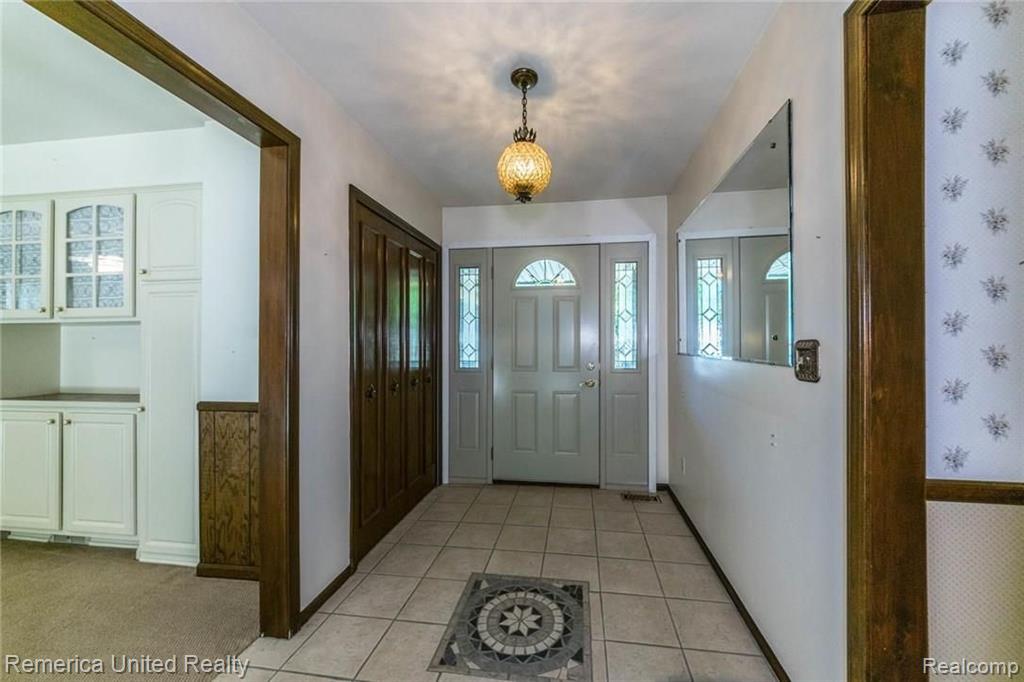 14860 Riverside Street Livonia, MI 48154 - Photo 27 of 47 Gallery Image 27