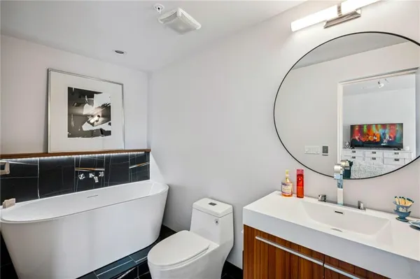 $600,000 | 587 Virginia Avenue Northeast, Unit 1009, Atlanta, GA 30306