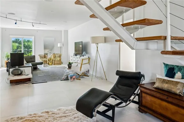 $600,000 | 587 Virginia Avenue Northeast, Unit 1009, Atlanta, GA 30306