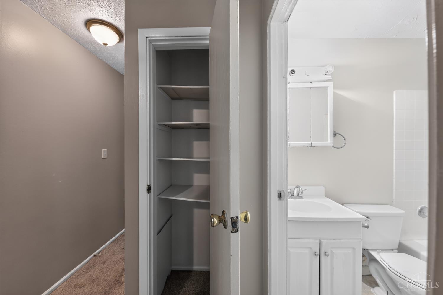 2743 Springdale Road Cincinnati, OH 45251 - Photo 26 of 30