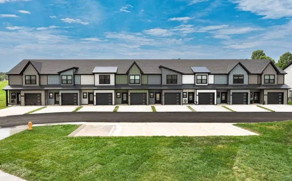 $1,595 | 303 Jonathan Wade Circle, Clarksville, TN 37043