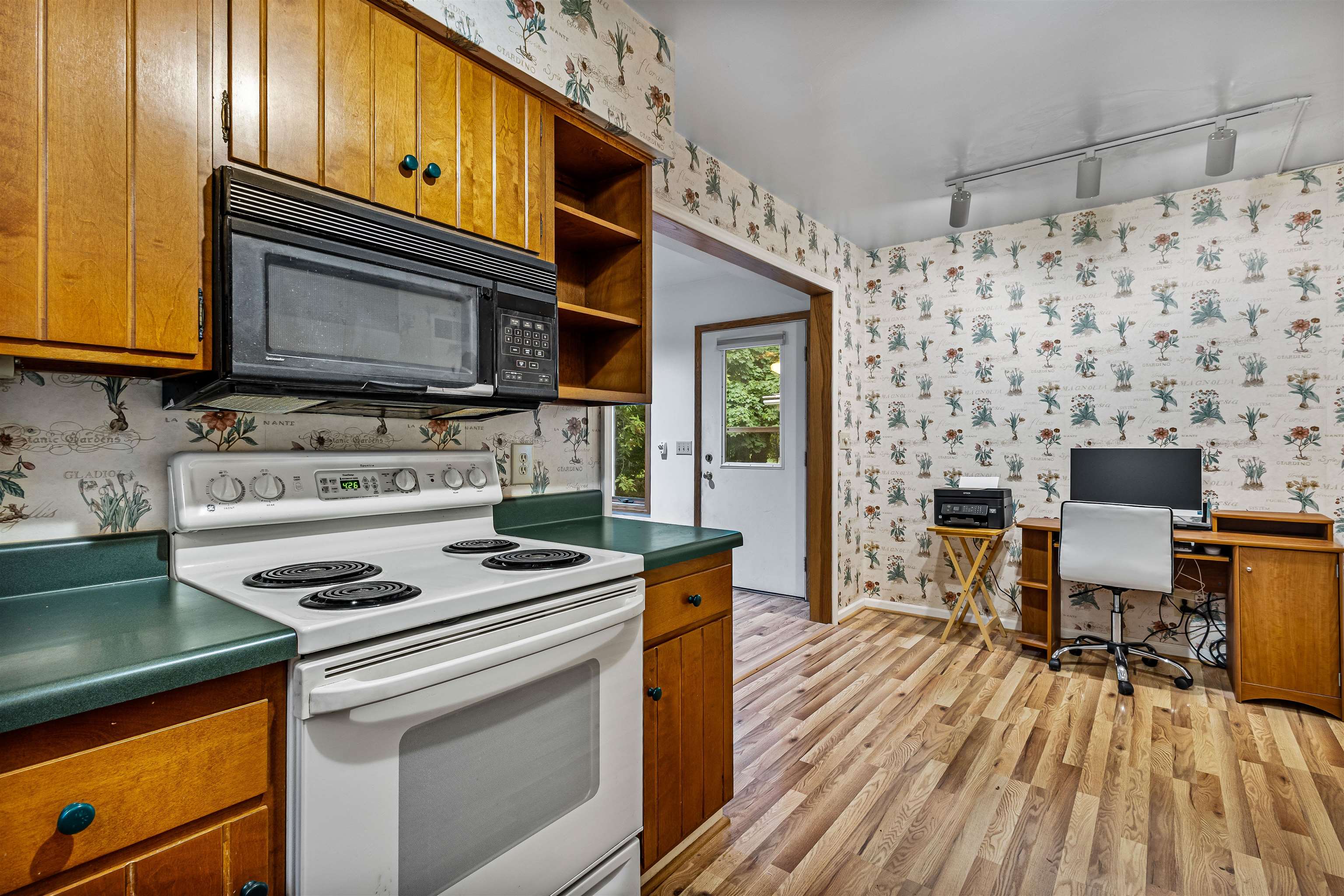 4121 Mineral Point Road Madison, WI 53711 - Photo 10 of 26 Gallery Image 10