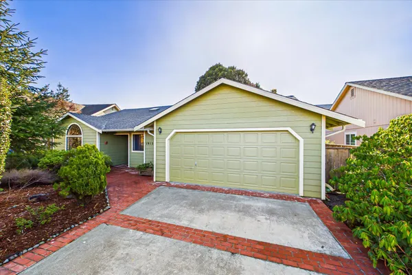 $466,500 | 1915 Acacia Court, McKinleyville, CA 95519