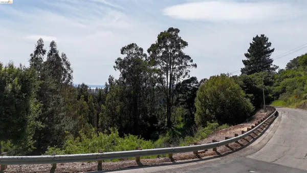 $289,000 | 2551 Tunnel Road, Oakland, CA 94611
