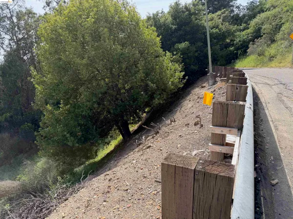 $289,000 | 2551 Tunnel Road, Oakland, CA 94611
