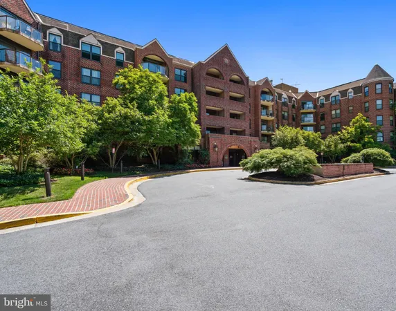 $520,000 | 2100 Langston Boulevard, Unit 217, Arlington, VA 22201