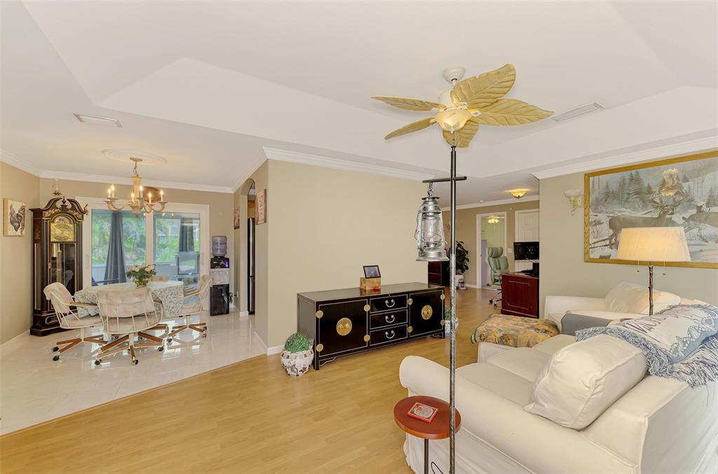 411 Nightingale Road Venice, FL 34293 - Photo 3 of 37