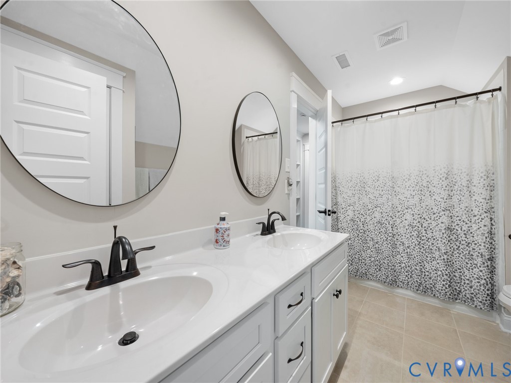 1270 Mill Quarter Road Powhatan, VA 23139 - Photo 26 of 39 Upstairs hall bath- with access to Bedroom # 4