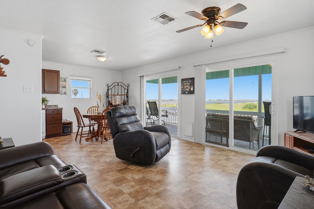 554 Copano Cove Road Rockport, TX 78382 - Photo 23 of 40