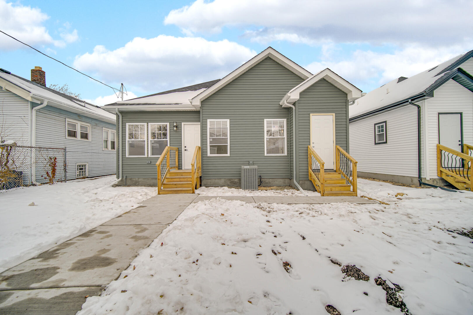 920 Highland Street Hammond, IN 46320 - Photo 19 of 21 a view of a house with large windows
