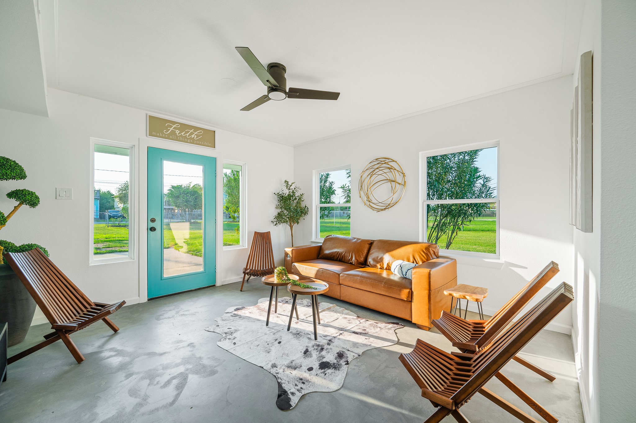 815 5th Street Dickinson, TX 77539 - Photo 34 of 49 a living room with furniture and a window