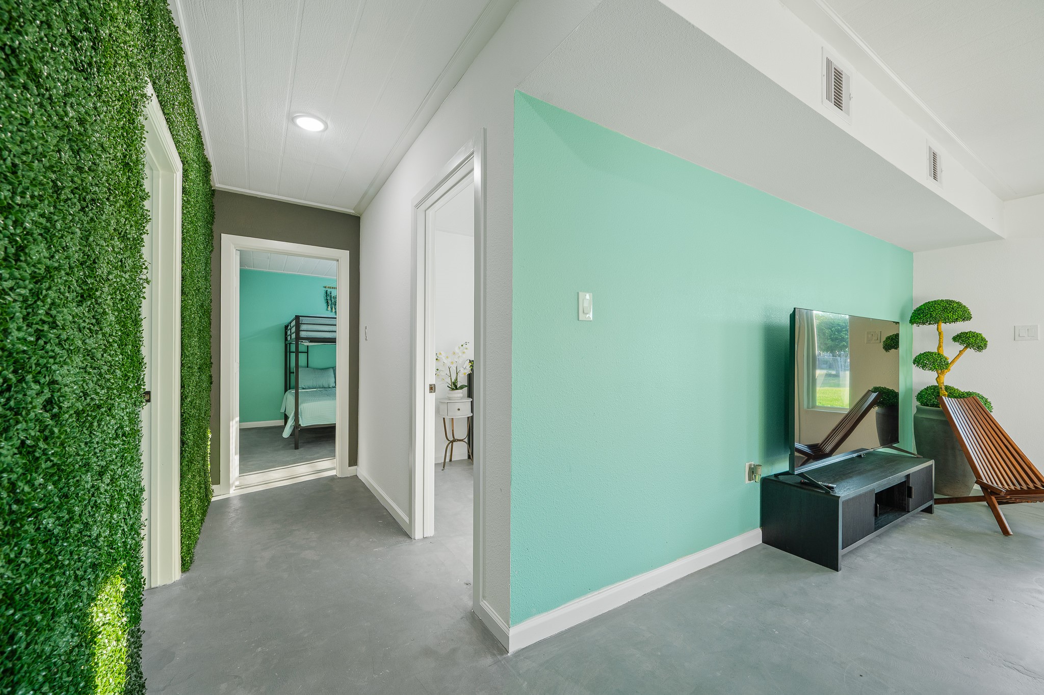 815 5th Street Dickinson, TX 77539 - Photo 37 of 49 a view of a room with gym equipment