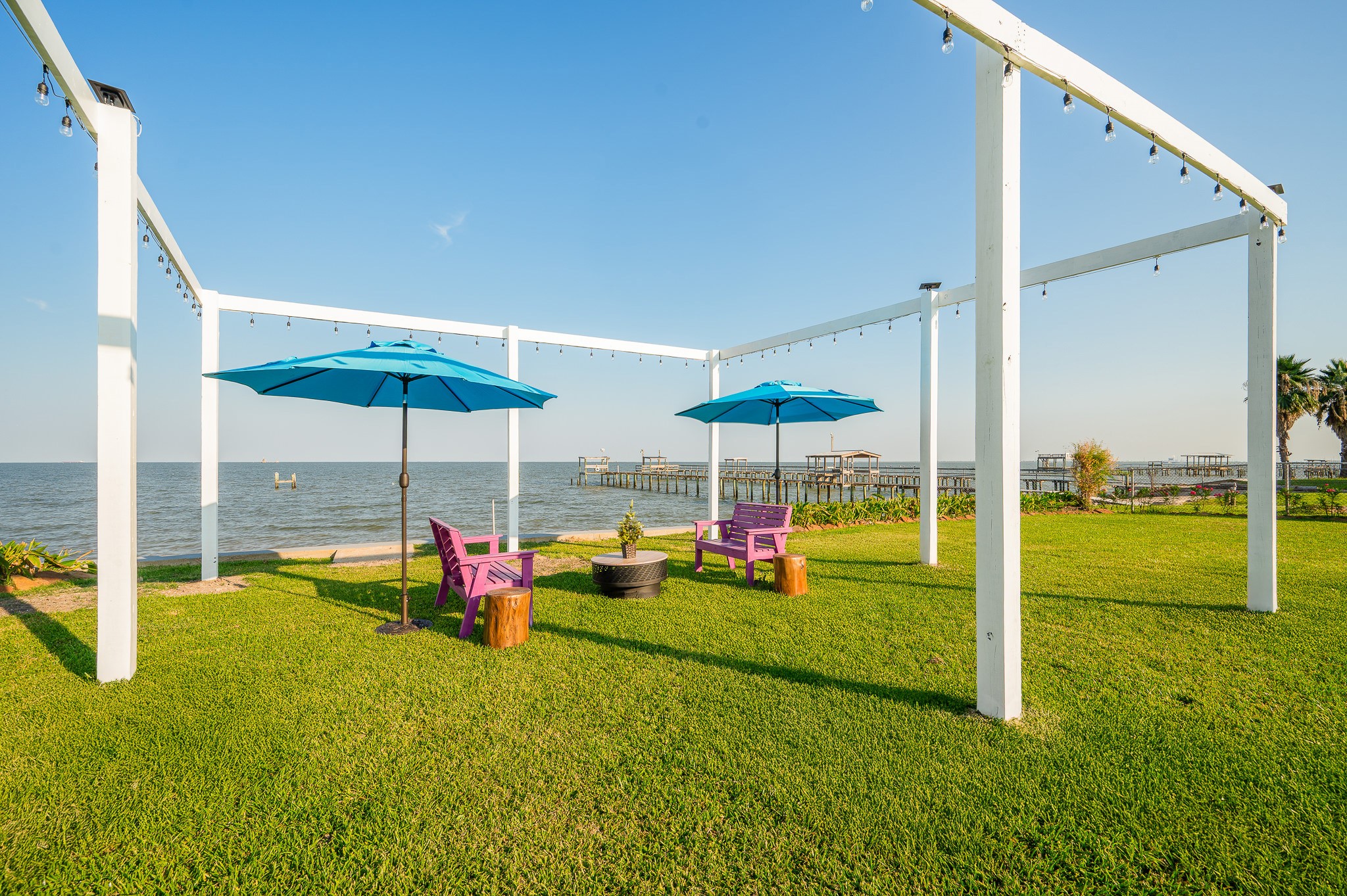 815 5th Street Dickinson, TX 77539 - Photo 4 of 49 an outdoor space with garden view