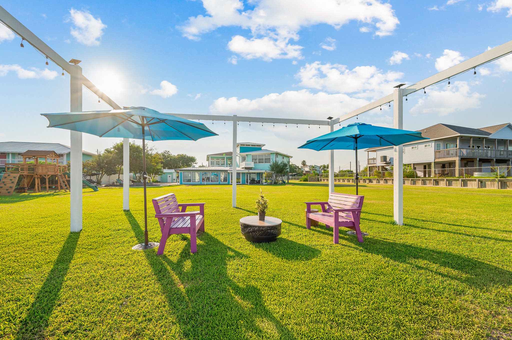 815 5th Street Dickinson, TX 77539 - Photo 5 of 49 a view of a swimming pool with a patio