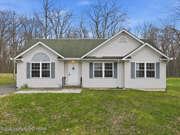 $299,000 | 3229 Hamlet Drive, Tobyhanna, PA 18466