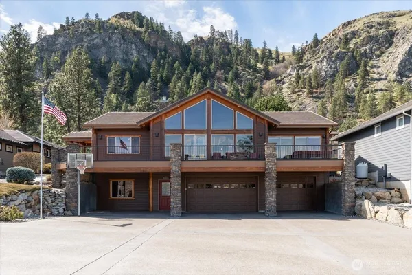 $925,000 | 15320 Lakeview Street, Entiat, WA 98822
