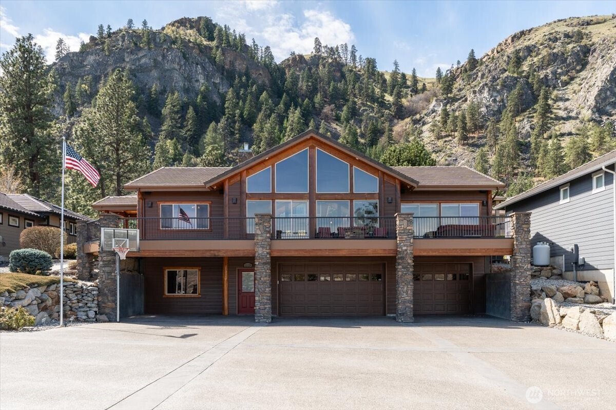 15320 Lakeview Street Entiat, WA 98822 - Photo 1 of 40