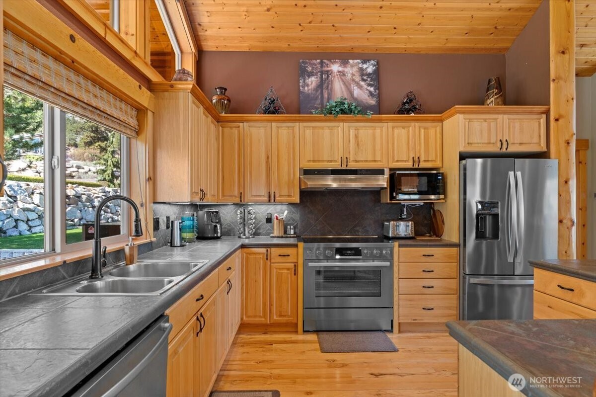 15320 Lakeview Street Entiat, WA 98822 - Photo 15 of 40