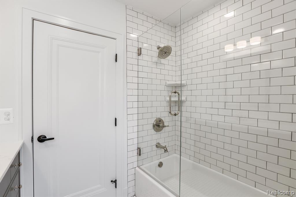 815 Rivenoak Street Birmingham, MI 48009 - Photo 39 of 57