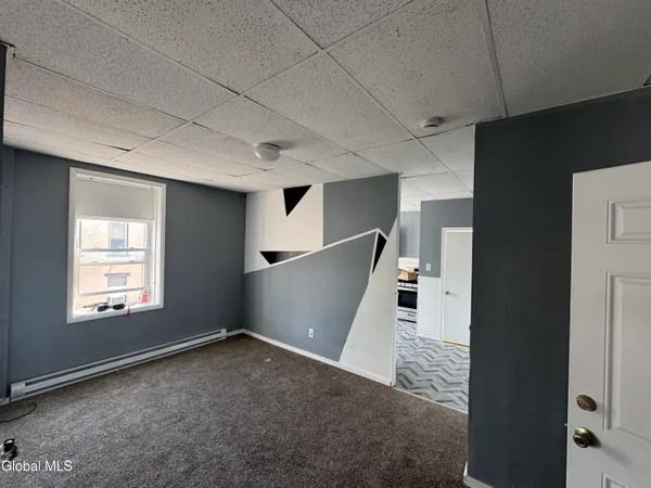 $1,400 | 663 2nd Avenue, Unit 2S, Troy, NY 12182