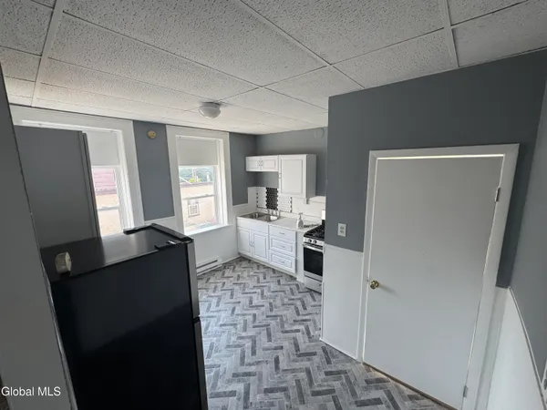 $1,400 | 663 2nd Avenue, Unit 2S, Troy, NY 12182