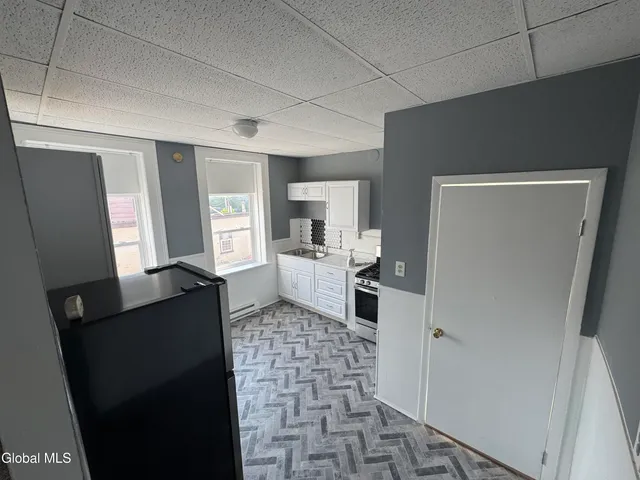 $1,400 | 663 2nd Avenue, Unit 2S, Troy, NY 12182