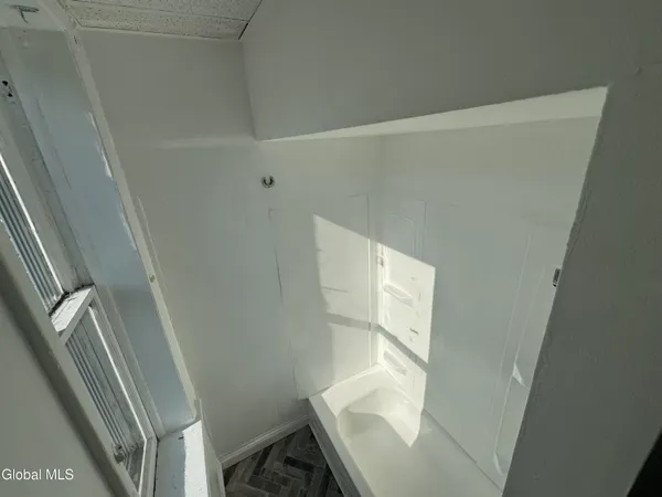 $1,400 | 663 2nd Avenue, Unit 2S, Troy, NY 12182