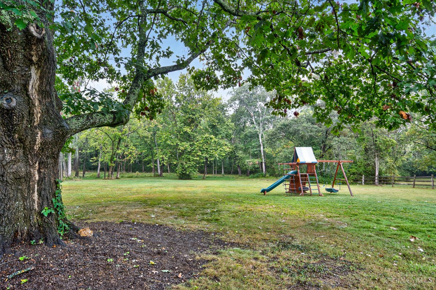 5055 Drake Road Cincinnati, OH 45243 - Photo 39 of 45