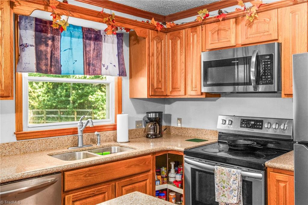645 Hodgin Valley Road Pleasant Garden, NC 27313 - Photo 7 of 19 Gallery Image 7