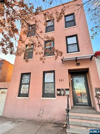 $849,900 | 351 Mulberry Street, Newark, NJ 07102