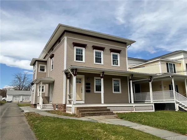 $1,800 | 61 South Main Street, Unit 2, Middletown, CT 06457