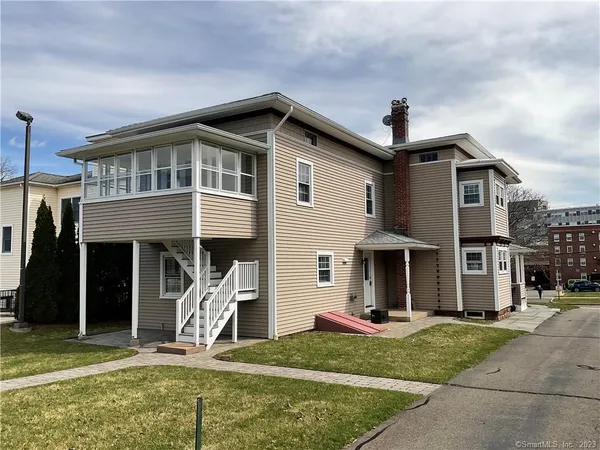 $1,800 | 61 South Main Street, Unit 2, Middletown, CT 06457