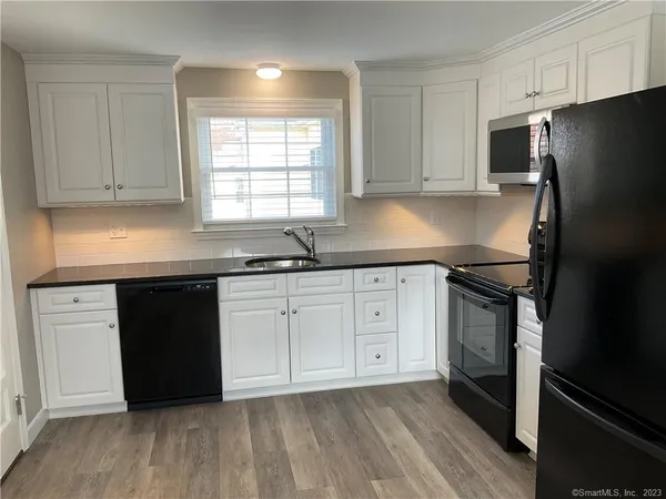 $1,800 | 61 South Main Street, Unit 2, Middletown, CT 06457