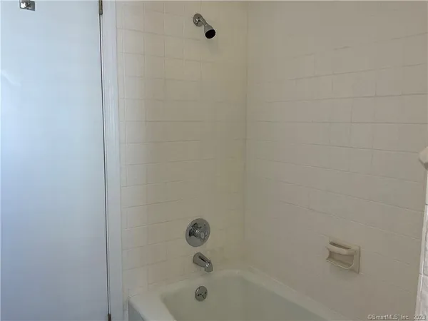 $1,800 | 61 South Main Street, Unit 2, Middletown, CT 06457