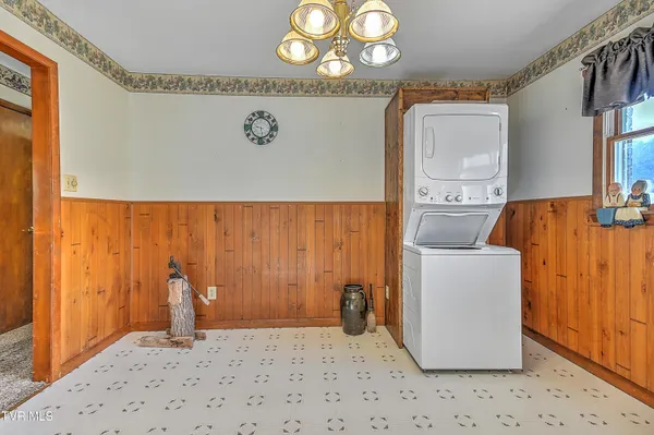 $500,000 | 9867 Middle Wallens Creek Road, Jonesville, VA 24263