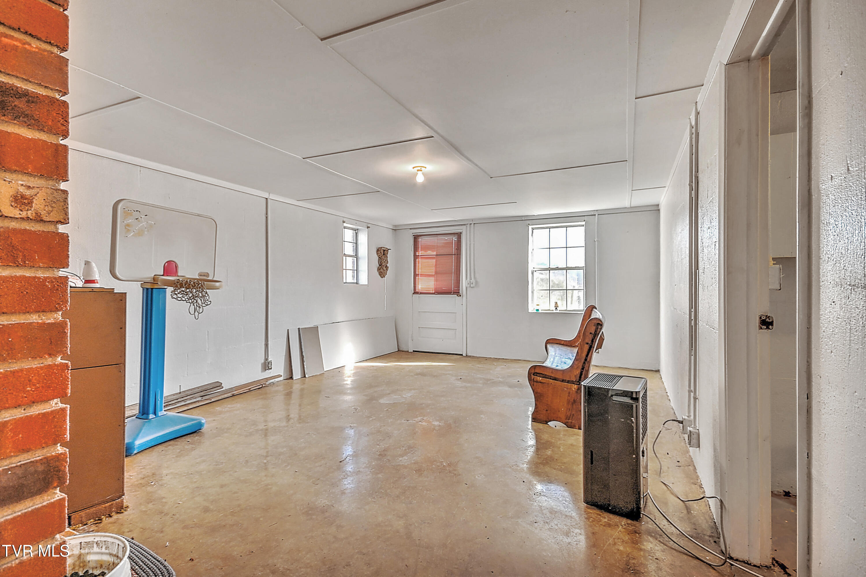 9867 Middle Wallens Creek Road Jonesville, VA 24263 - Photo 32 of 95 9867 Middle Wallns Creek JR-34