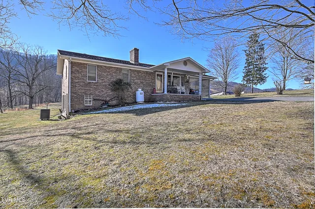 $500,000 | 9867 Middle Wallens Creek Road, Jonesville, VA 24263