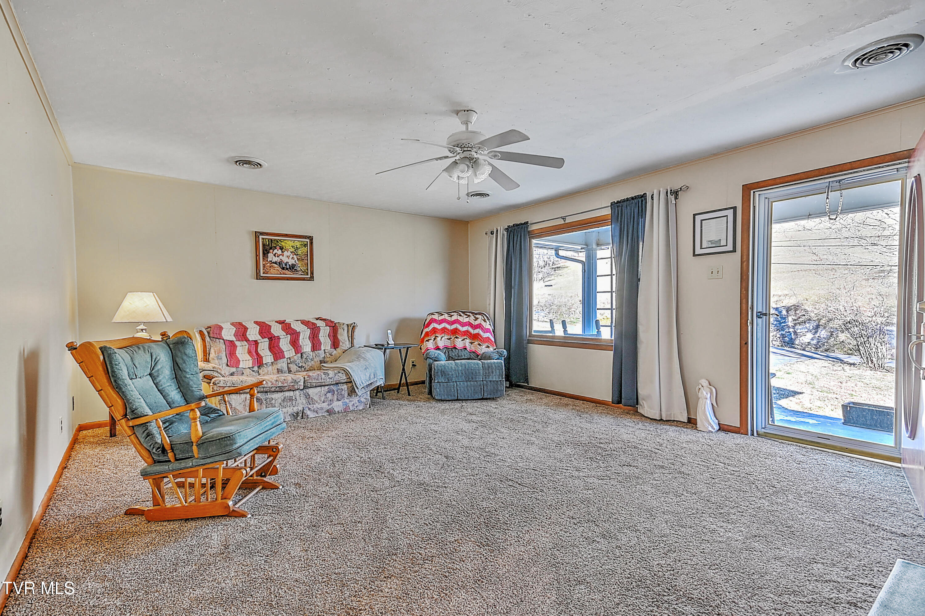 9867 Middle Wallens Creek Road Jonesville, VA 24263 - Photo 4 of 95 9867 Middle Wallns Creek JR-12