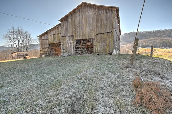 $500,000 | 9867 Middle Wallens Creek Road, Jonesville, VA 24263