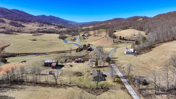 $500,000 | 9867 Middle Wallens Creek Road, Jonesville, VA 24263