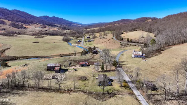 $500,000 | 9867 Middle Wallens Creek Road, Jonesville, VA 24263