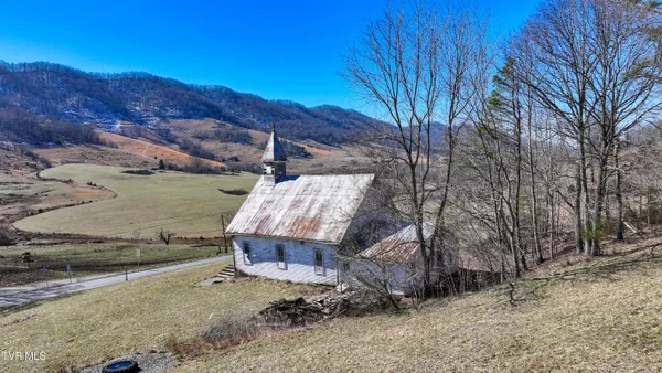 $500,000 | 9867 Middle Wallens Creek Road, Jonesville, VA 24263