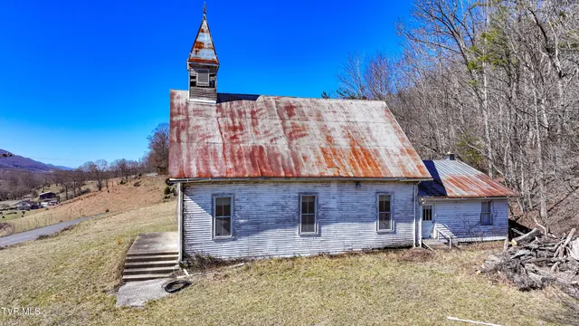 $500,000 | 9867 Middle Wallens Creek Road, Jonesville, VA 24263