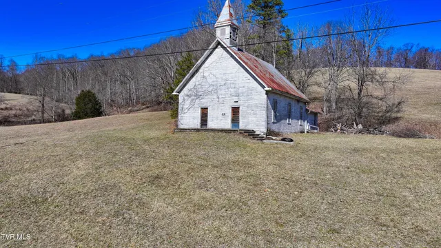 $500,000 | 9867 Middle Wallens Creek Road, Jonesville, VA 24263