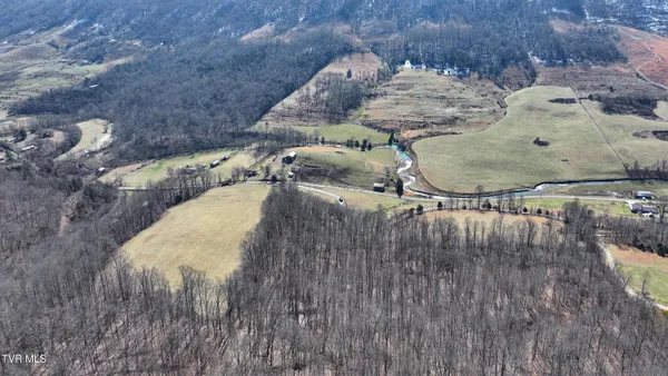 $500,000 | 9867 Middle Wallens Creek Road, Jonesville, VA 24263