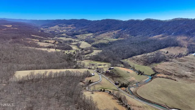 $500,000 | 9867 Middle Wallens Creek Road, Jonesville, VA 24263