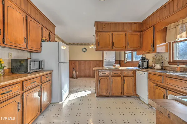 $500,000 | 9867 Middle Wallens Creek Road, Jonesville, VA 24263